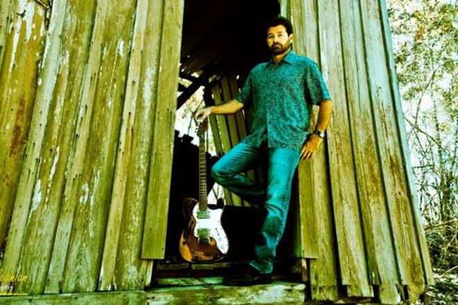 Photo of Tab Benoit