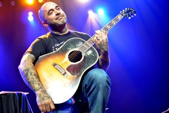 Aaron Lewis