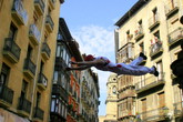 Fountain-jumping_s165x110
