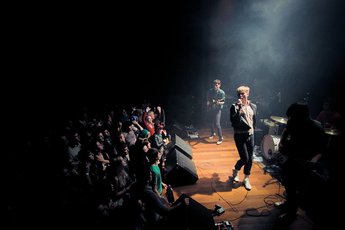 Packed house for a live show at Lincoln Hall in Chicago.