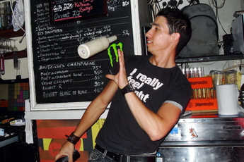 N'Importe Quoi - Bar in Paris.