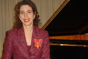 Angela Hewitt