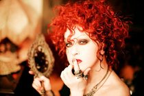 Cyndi-lauper_s210x140