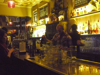 The Old Queen's Head - Bar | Gastropub | Live Music Venue in London.