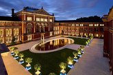 Victoria-and-albert-museum_s165x110