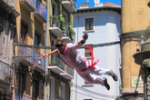 Fountain-jumping_s165x110