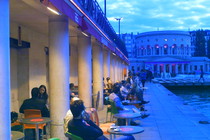 25 Degré Est - Bar | Café | French Restaurant in Paris.