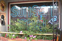 Sunset Grill & Tap - Bar | Restaurant in Boston.