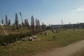 Mauerpark-flea-market_s165x110