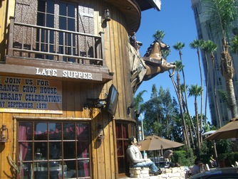 Saddle Ranch Chop House - Bar | Restaurant in Los Angeles.