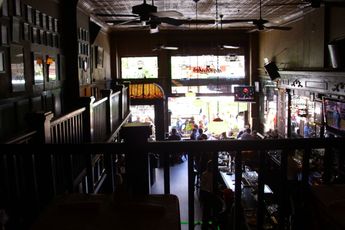 P.J. Clarke's - Restaurant | Sports Bar in Chicago.