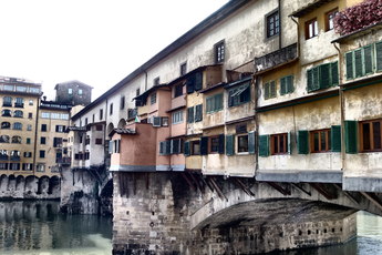 Ponte Vecchio - Landmark | Outdoor Activity | Shopping Area in Florence.