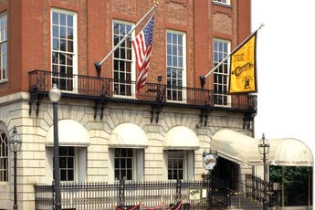 Cheers - Bar | Restaurant in Boston.
