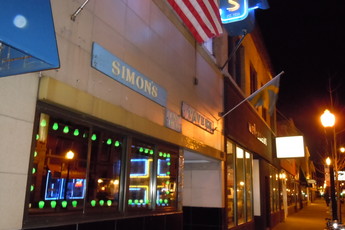Simon's Tavern - Historic Bar | Pub in Chicago.