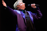 Barry-manilow_s165x110