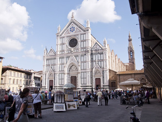 Piazza Santa Croce - Landmark | Nightlife Area | Outdoor Activity | Square in Florence.