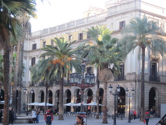Plaça Reial - Nightlife Area | Outdoor Activity | Square in Barcelona.