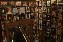 Gibson's Bar & Steakhouse - Bar | Restaurant in Chicago.