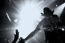Tim-mcgraw_s210x140