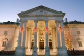 Dar-constitution-hall_s165x110