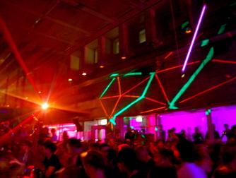 Trouw - Club | Restaurant in Amsterdam.