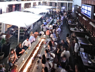 ROOF on theWit - Hotel Bar | Lounge | Restaurant | Rooftop Bar in Chicago.