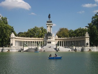 El Parque del Buen Retiro - Landmark | Outdoor Activity | Park in Madrid.