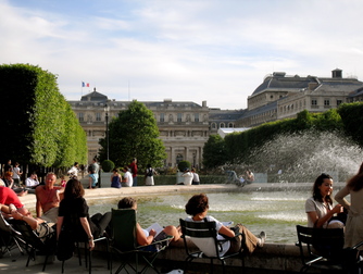 Palais-Royal Gardens - Outdoor Activity | Park in Paris.