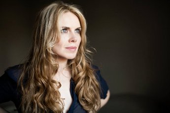 Mary Fahl
