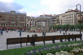 Plaza-del-castillo_s165x110