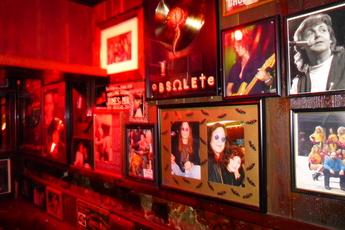 Rainbow Bar & Grill - Historic Bar | Restaurant in Los Angeles.