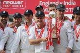 England-cricket-team_s165x110
