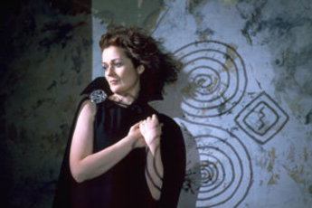 Aine Minogue 