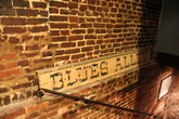 Blues-alley_s165x110