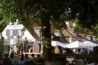 Hirschgarten - Beer Garden | Park | Restaurant in Munich.