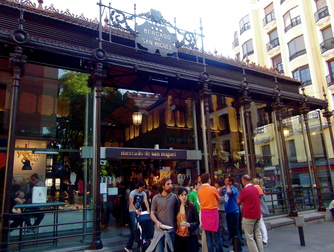 Mercado de San Miguel - Market | Shopping Area in Madrid.