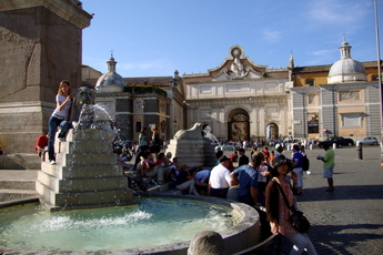 Piazza del Popolo - Shopping Area | Square in Rome.
