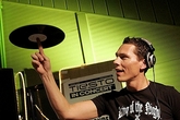 Tiesto_s165x110