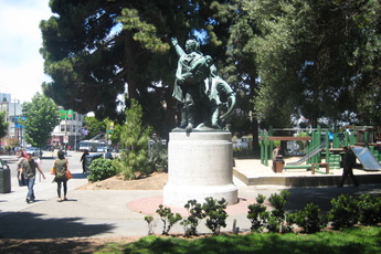 Washington Square - Culture | Outdoor Activity | Park | Square in San Francisco.