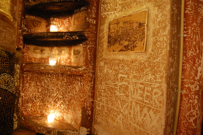 Great Bar Art Around The World - 8 of 10