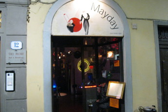 Chiodo Fisso - Bar | Live Music Venue in Florence.