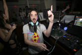 Steve-aoki_s165x110