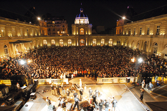 La Fête de la Musique - Music Festival in Paris.