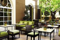 Windows Lounge (Four Seasons Beverly Hills) - Hotel Bar | Lounge in Los Angeles.