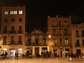 Plaça de Sol - Nightlife Area | Outdoor Activity | Square in Barcelona.
