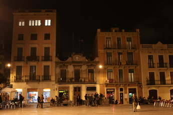 Plaça de Sol - Nightlife Area | Outdoor Activity | Square in Barcelona.