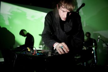 Cold Cave 