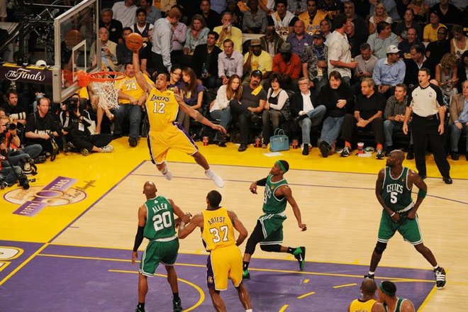 Photo of Denver Nuggets vs. Los Angeles Lakers