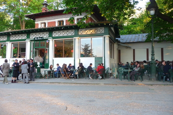 Rosa Bonheur - Bar | Café | Tavern in Paris.