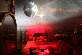 Le Baron - Bar | Club in Paris.